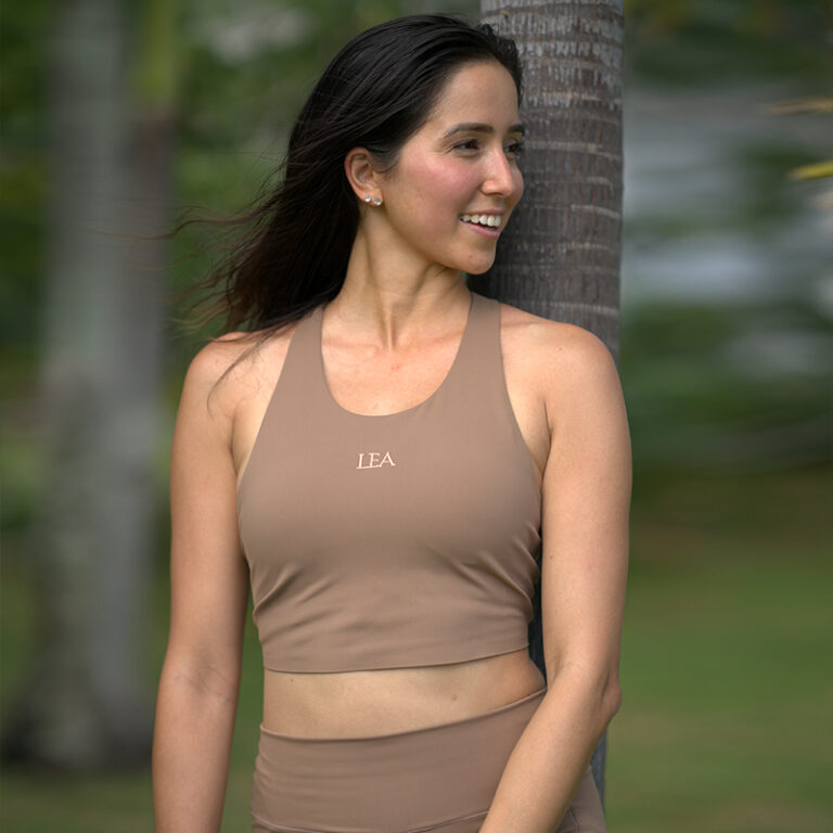 ブラウンのブラタンク・ハワイのヨガウェア・アクティブウェア