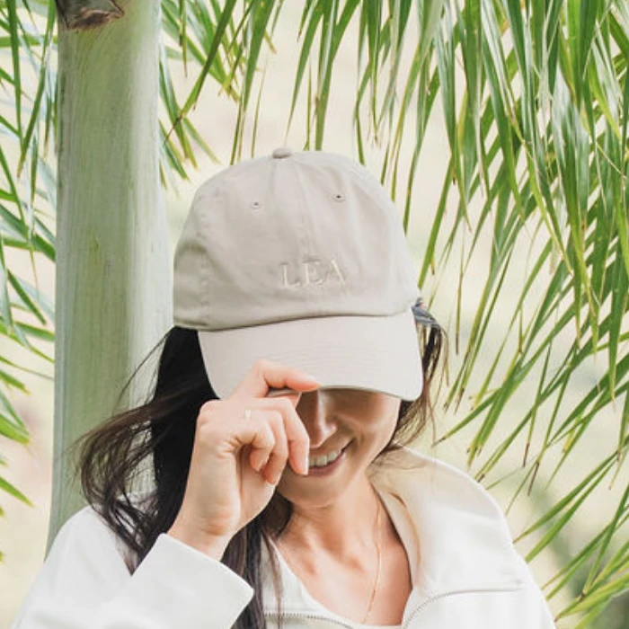 LEAアロハキャップのフロントLEA刺繍