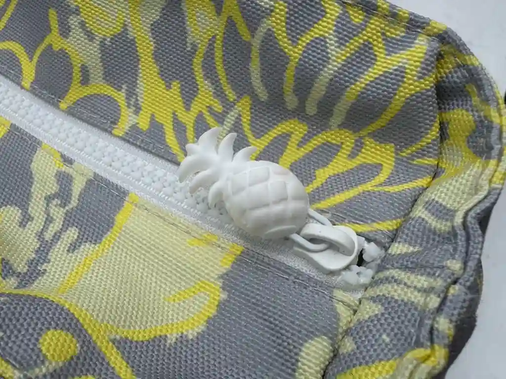 オリジナルのパイナップル型ジッパーヘッド