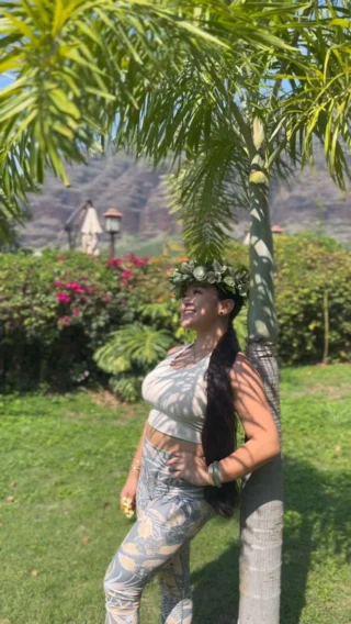 tops – LE'A MAKAHA | レアマカハ